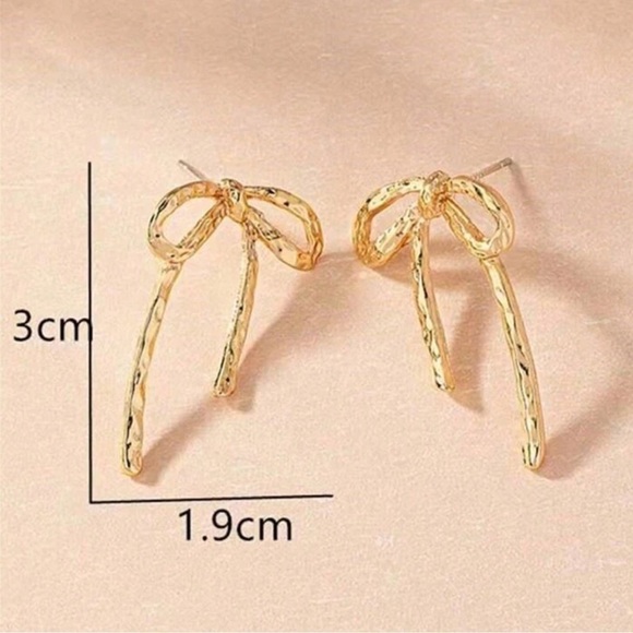 gold Bow coquette earrings - Picture 4 of 4